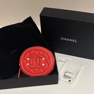 CHANEL Red Pebbled Caviar Leather Round CC Filigree Coin Purse